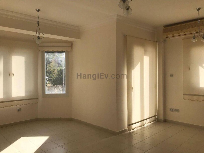 3+1 apartment for sale with pool, 125 m² in Alsancak, Kyrenia-4