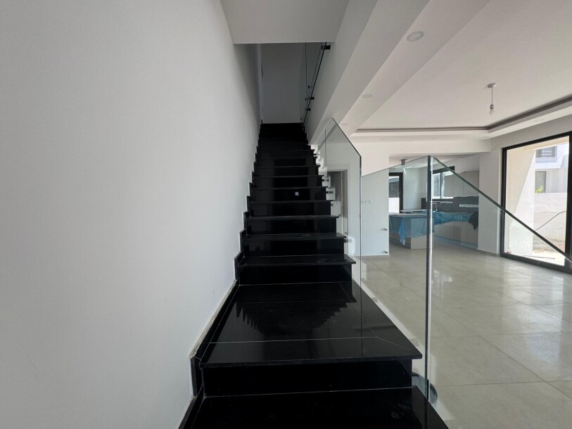 Lefkoşa Yenikent Villa 3+1 Türk tapulu-20