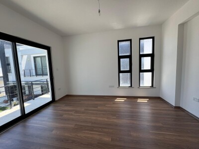 Lefkoşa Yenikent Villa 3+1 Türk tapulu-15